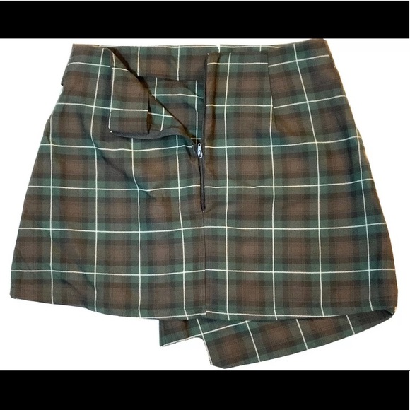 LOVE TOO TRUE green Tartan Adjustable Buckle Skirt - Picture 2 of 2